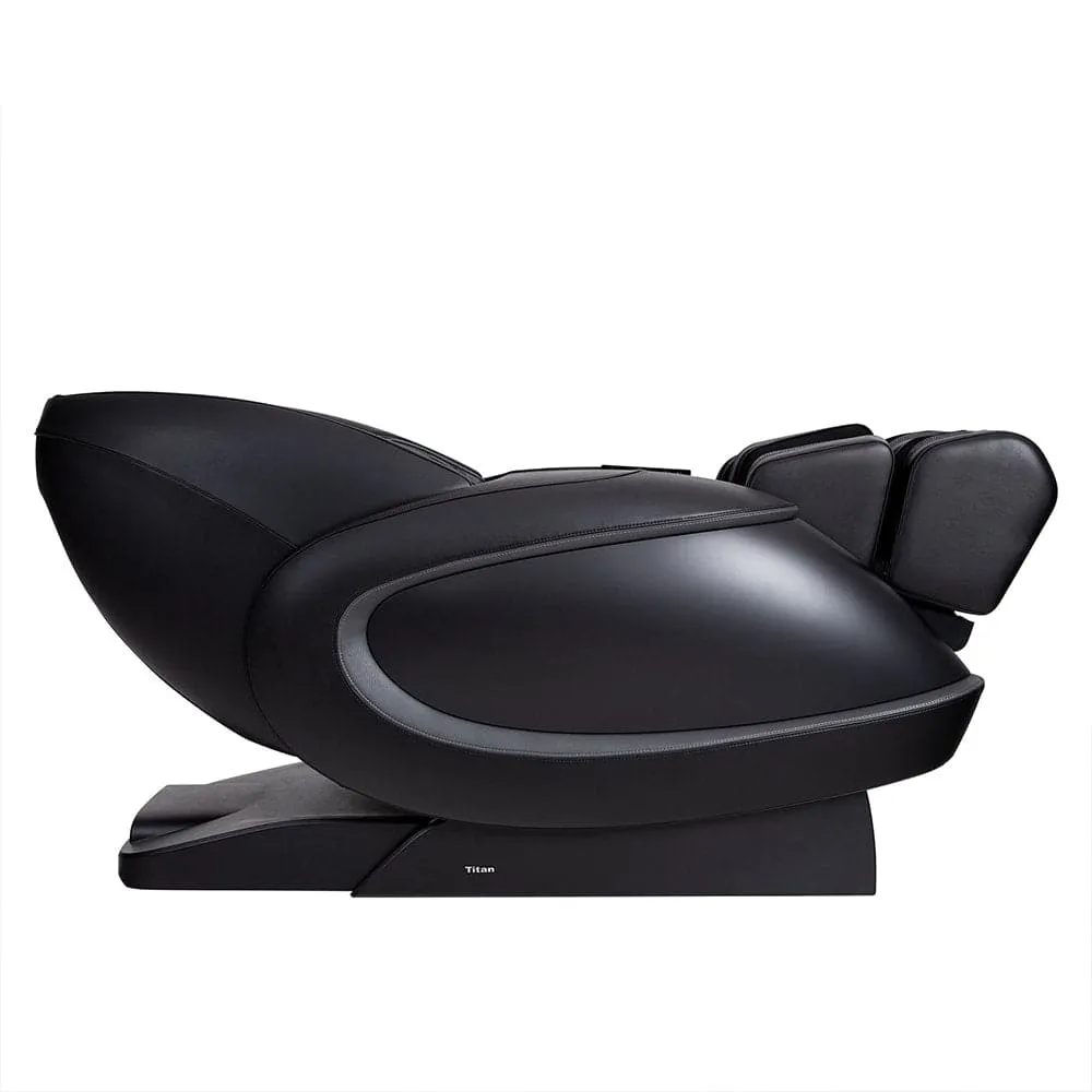 Titan 4D Fleetwood LE Massage Chair